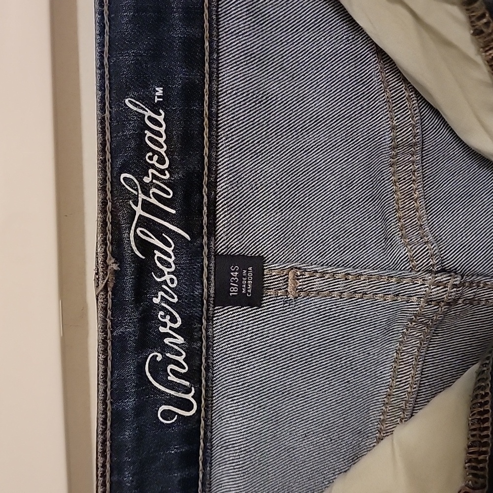 Universal Thread Jeans - Picture 2 of 3